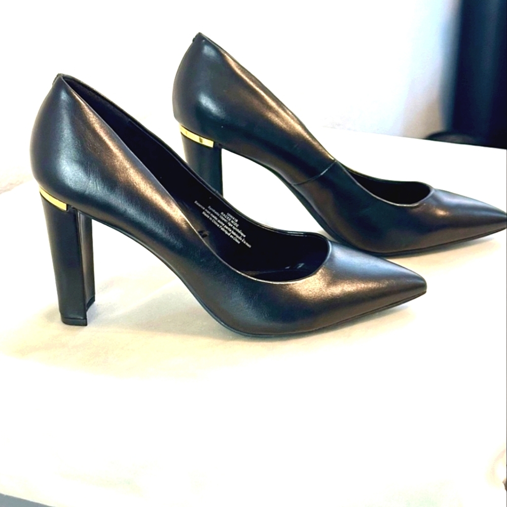 Marc New York - Andrew Mark Point Toe Chunky Heels With Gold Accents - Size 7